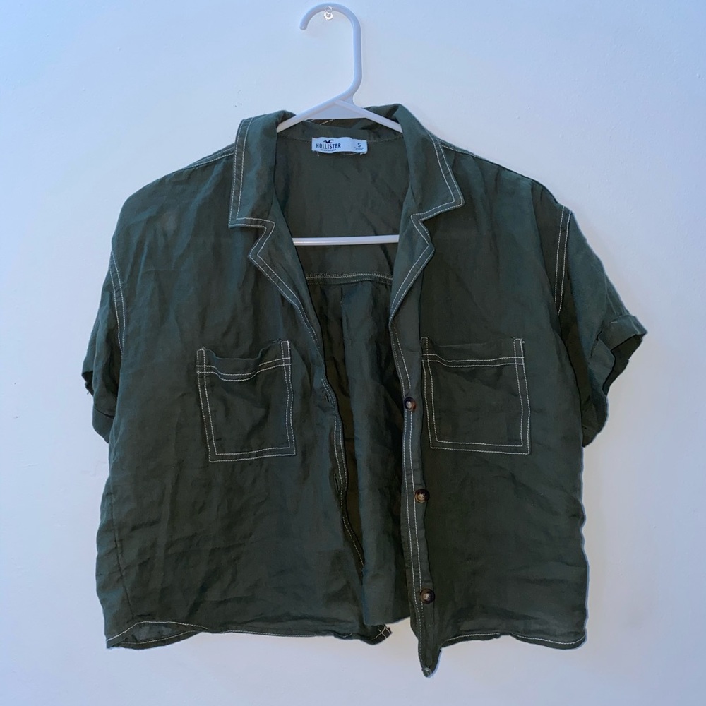 hollister cropped button up